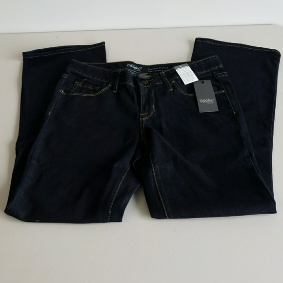 NWT Dark Wash Low Rise Bootcut Jeans - Picture 5 of 7